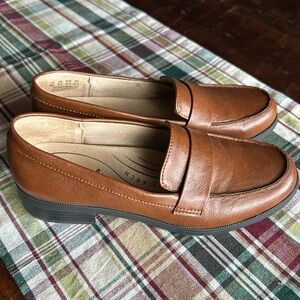 Lifestride loafers tan sz 8